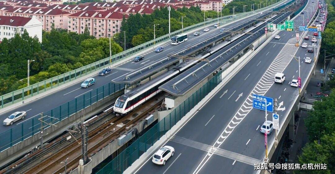 心 -环境 户型价格地址楼盘详情配套电话交房时间配套电话交房时间麻将胡了2026年·佳运瑞璟湾(售楼处) 首页网站 - 销售中(图4)